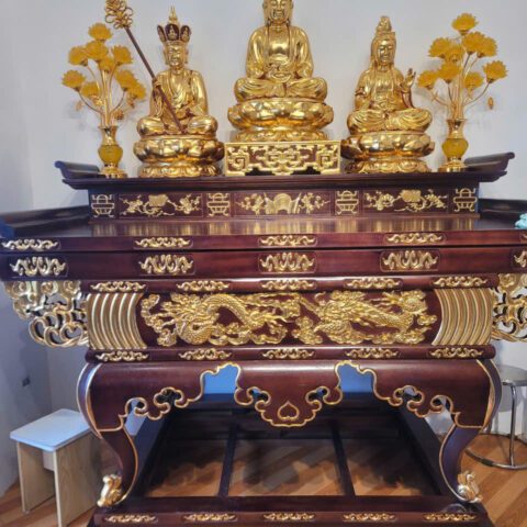 Hoàn thiện và bàn giao bàn thờ Phật tư gia sơn son thếp vàng